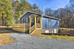 Charming Yadkin Valley Cottage with Deck and Yard